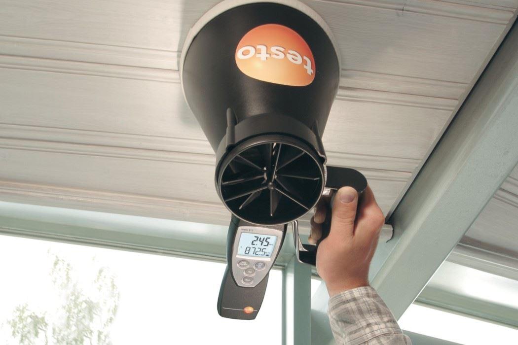 Messung von Lüftungsanlagen mit Messgerät